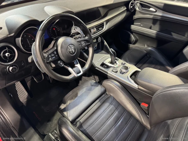 Auto - Alfa romeo stelvio 2.2 t.diesel 210cv at8 q4 veloce