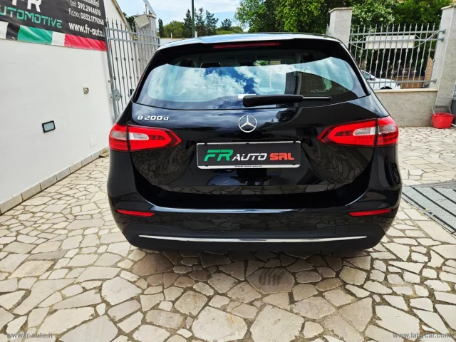 Auto - Mercedes-benz b 200 d automatic executive