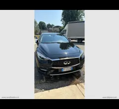 Infiniti q30 1.5d city black edition