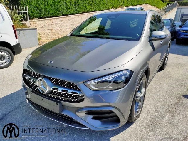 Mercedes-benz gla 200 d automatic amg line premium