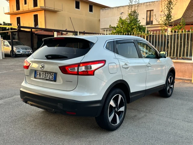 Auto - Nissan qashqai 1.5 dci n-connecta