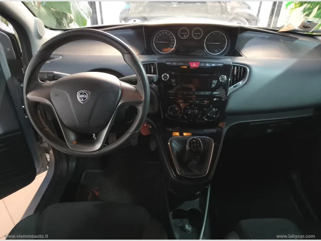 Auto - Lancia ypsilon 1.3 mjt 95 cv 5p. s&s platinum