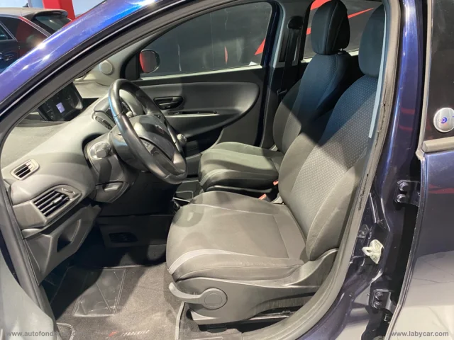 Auto - Lancia ypsilon 1.2 69 cv 5p. gpl ecochic gold