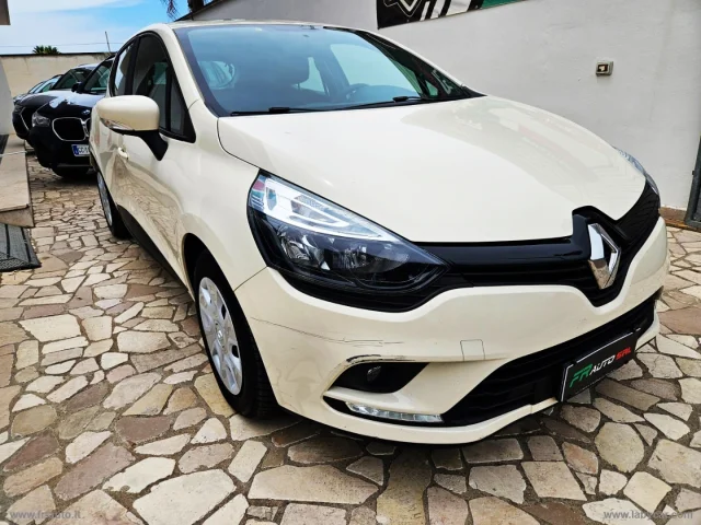 Auto - Renault clio dci 8v 75 cv s&s 5p. duel2