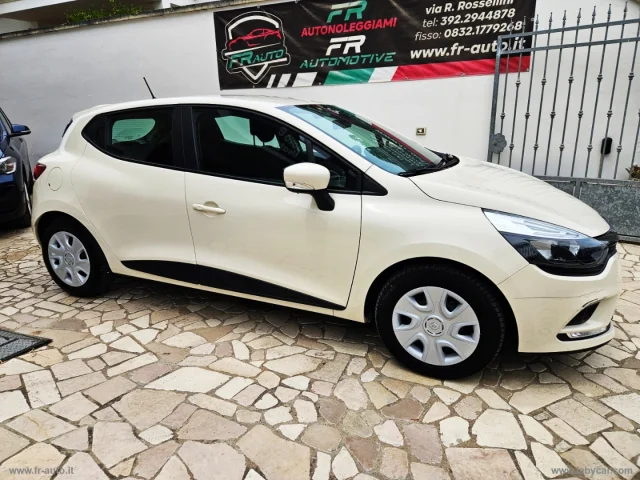Auto - Renault clio dci 8v 75 cv s&s 5p. duel2