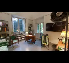 Appartamenti in Vendita - Camera con bagno e ingresso indipendente