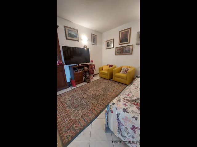 Appartamenti in Vendita - Bifamiliare 7 vani con giardino e garage