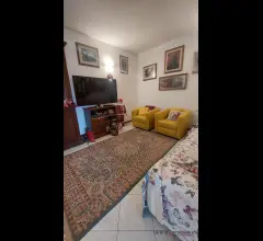 Appartamenti in Vendita - Bifamiliare 7 vani con giardino e garage