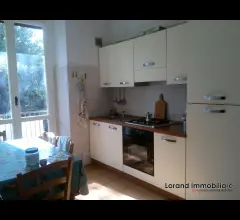 Appartamenti in Vendita - Appartamento,6 vani con cantina