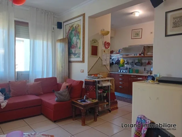 Appartamenti in Vendita - Appartamento, 4 vani con posto auto coperto
