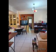 Appartamenti in Vendita - Appartamento, 4 vani con posto auto coperto