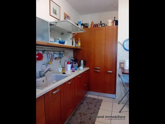 Appartamenti in Vendita - Appartamento, 4 vani con posto auto coperto