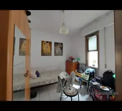 Appartamenti in Vendita - Appartamento, 4 vani con posto auto coperto