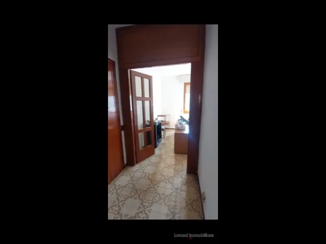 Appartamenti in Vendita - Appartamento, 5 vani con garage