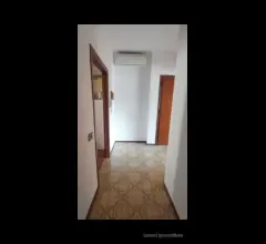 Appartamenti in Vendita - Appartamento, 5 vani con garage