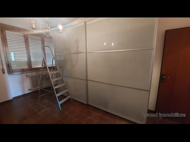 Appartamenti in Vendita - Appartamento, 5 vani con garage