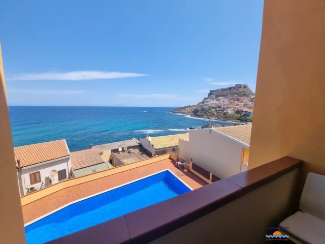 Appartamenti in Vendita - Attico trilocale vista mare a 100 mt dalla spiaggia