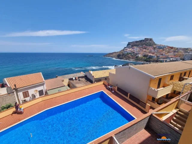 Appartamenti in Vendita - Attico trilocale vista mare a 100 mt dalla spiaggia