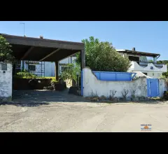 Appartamenti in Vendita - Villa esclusiva vista mare a 400 mt dalla spiaggia