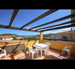 Appartamenti in Vendita - Attico trilocale vista mare a 1 km dalla spiaggia