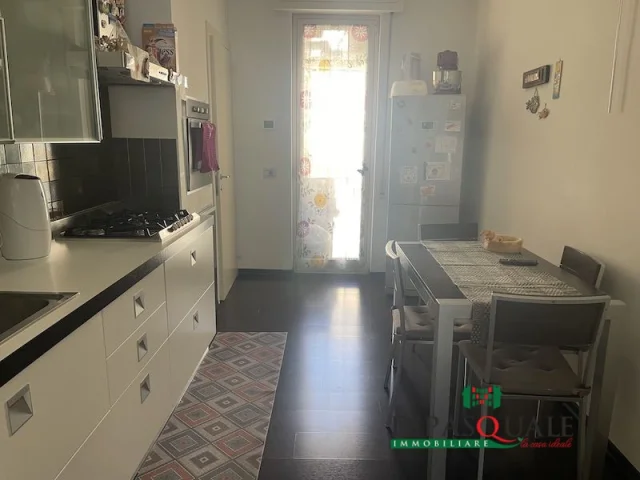 Appartamenti in Vendita - Ristrutturato in zona via stesicoro