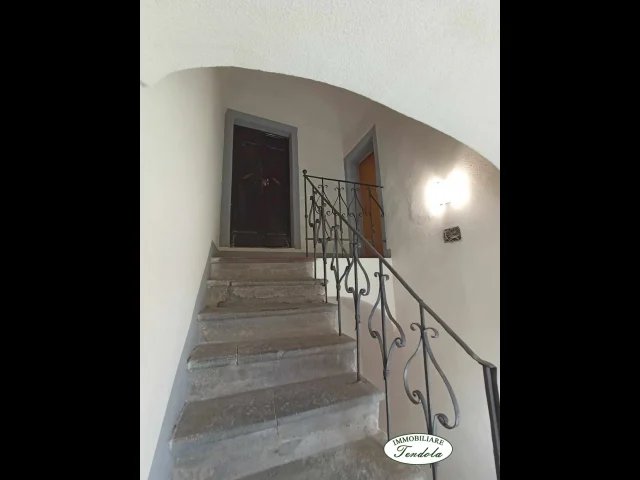 Appartamenti in Vendita - Appartamento piano 3 borgo storico pontremoli