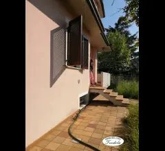 Villa a schiera di punta