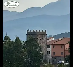 Terratetto con terreni nel paese di posterla.