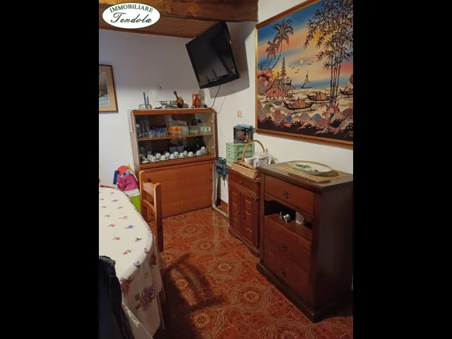 Appartamenti in Vendita - Terratetto con terreni nel paese di posterla.