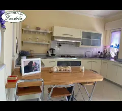 Appartamenti in Vendita - Luminoso appartamento con terrazzo vivibile