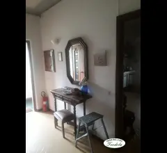 Appartamenti in Vendita - Semindipendente con corte ,cantina ,e bilocale