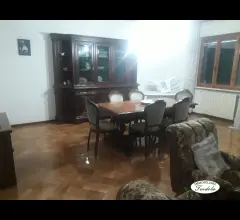 Appartamenti in Vendita - Semindipendente con corte ,cantina ,e bilocale
