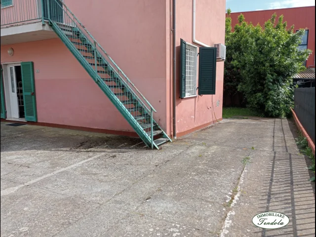 Appartamenti in Vendita - Casa indipendente con terreno molicciara