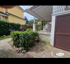 Piano rialzato con giardino bocca di magra