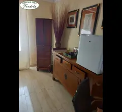 Appartamenti in Vendita - Camera con bagno ingresso indipendente no zona cottura