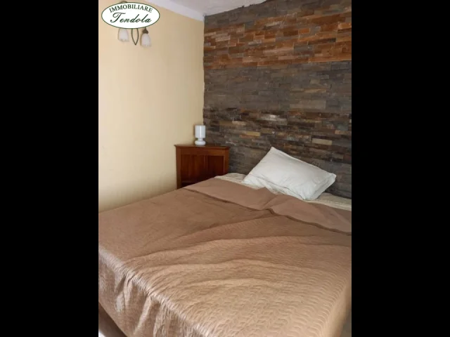 Appartamenti in Vendita - Camera con bagno ingresso indipendente no zona cottura