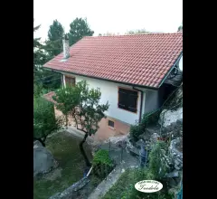 Casa indipendente con terreno a piane alta collina di massa