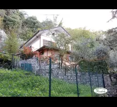Appartamenti in Vendita - Casa indipendente con terreno a piane alta collina di massa