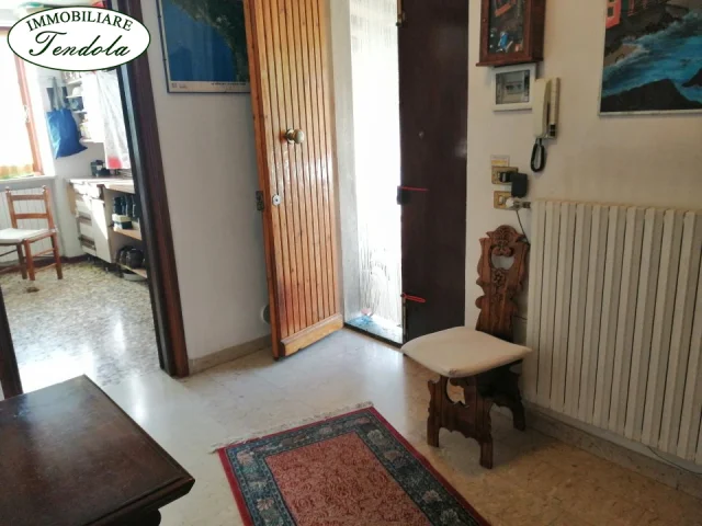 Appartamenti in Vendita - Semindipendente con corte