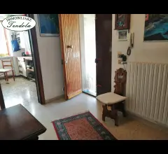 Appartamenti in Vendita - Semindipendente con corte