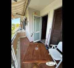 Appartamenti in Vendita - Piano primo con mansarda e terrazzo a tasca vicino al mare