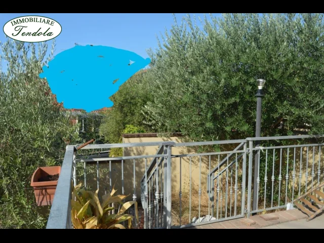Appartamenti in Vendita - Terratetto semindipendente con spazio esterno