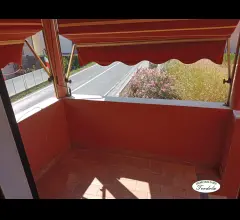 Semindipendente con cantina e posto auto sarzana