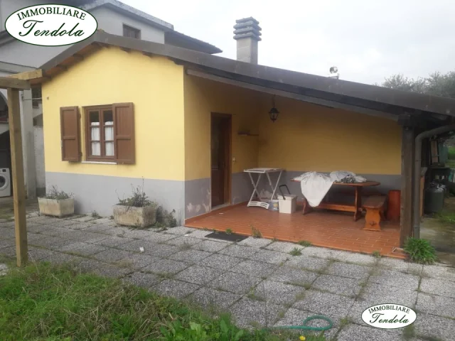 Appartamenti in Vendita - Piano primo con giardino in bifamiliare
