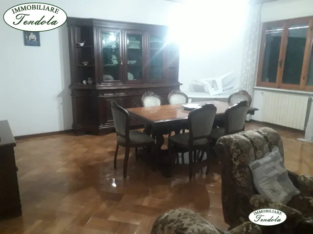 Appartamenti in Vendita - Piano primo con giardino in bifamiliare