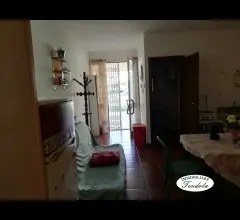 Monolocale con bagno caniparola