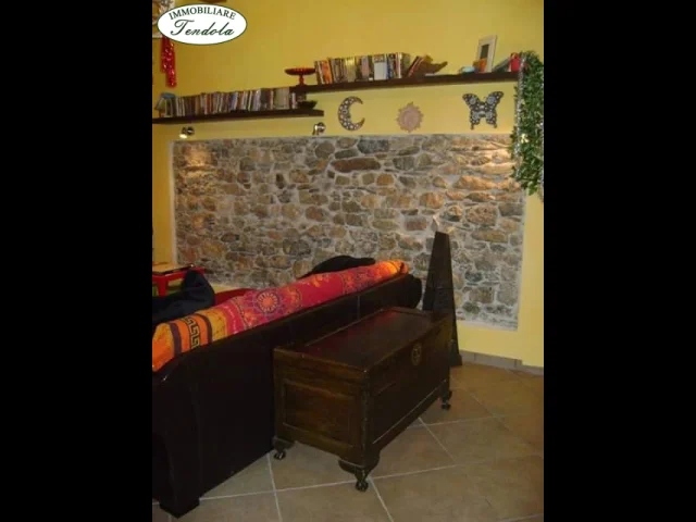 Appartamenti in Vendita - Ameglia  appartamento in piccolo stabile con cantina