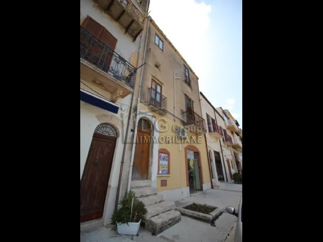 Palazzina indipendente nel centro storico di alcam0