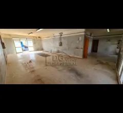 Appartamenti in Vendita - Ampio e luminoso locale artigianale