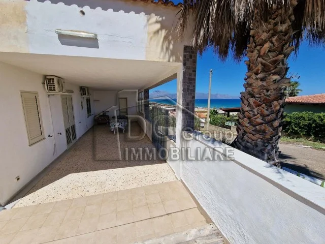 Appartamenti in Vendita - Villa unifamiliare zona aleccia